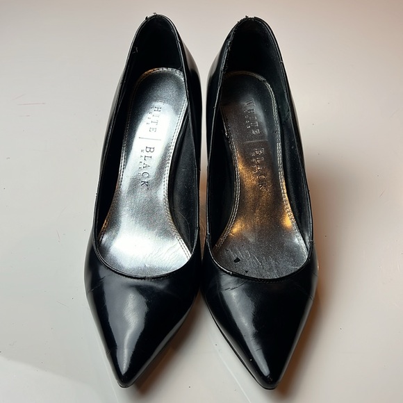 🖤WHITE HOUSE BLACK MARKET SHINY BLACK LEATHER 4’ HEELS SIZE 7 MEDIUM 🖤 - Picture 14 of 16
